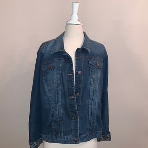 Chico’s size 2 jean jacket with cheetah print trim